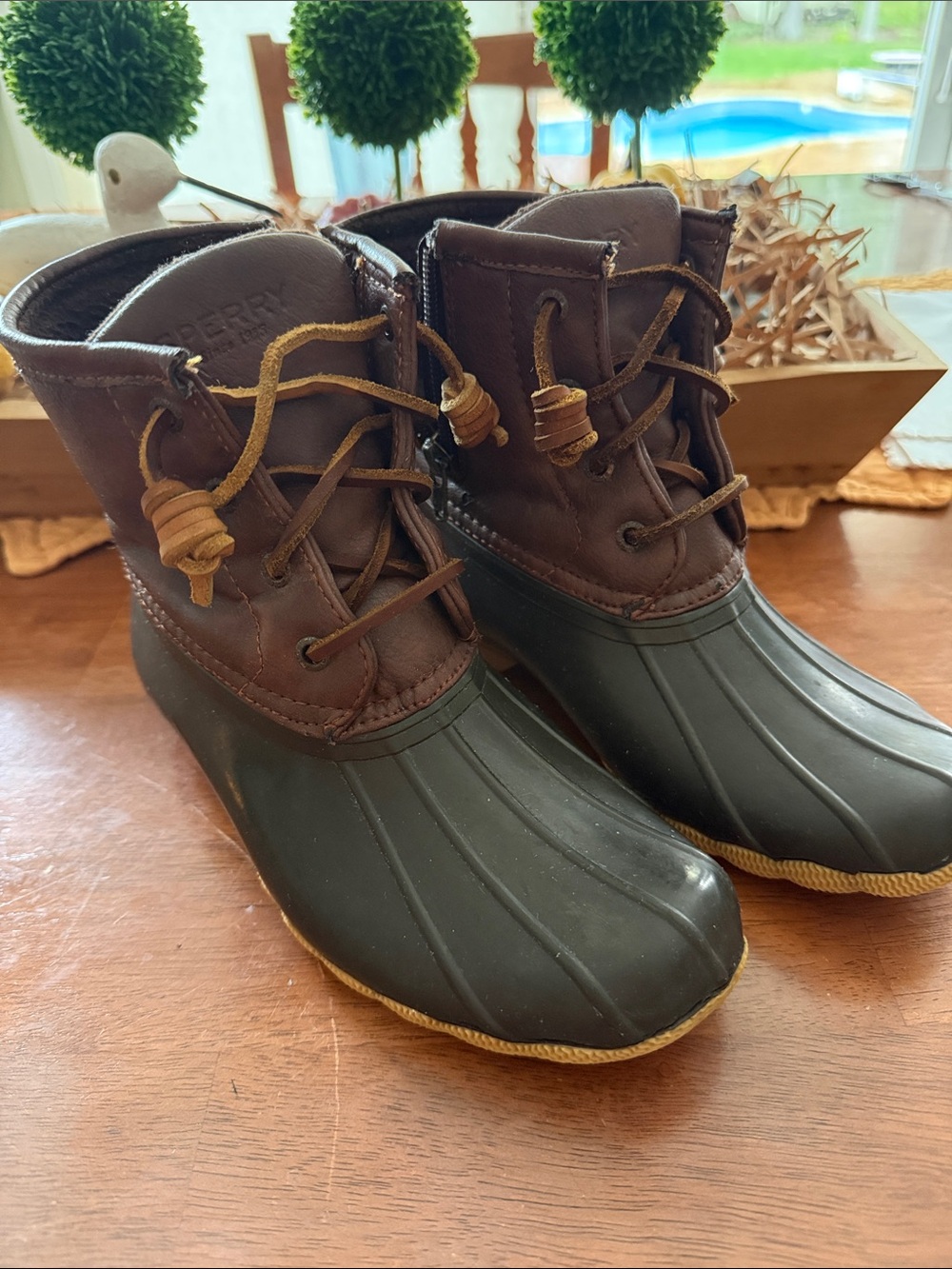 Girls Sperry topsider waterproof rubber boots
